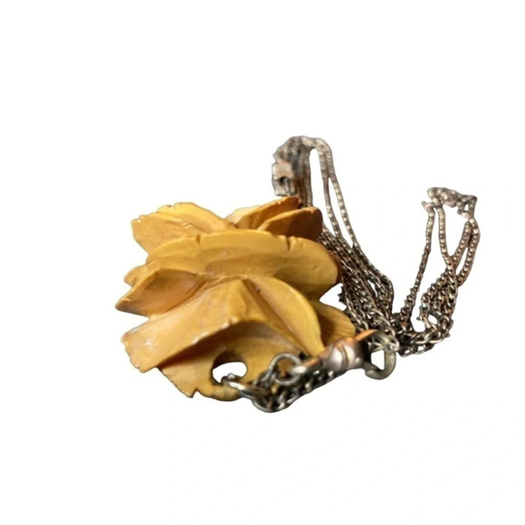 BAKELITE Antique 1920s Butterscotch Rose Pendant on Original Chain & Earrings - Picture 3 of 13